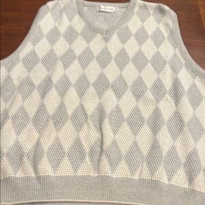 V-Neck Argyle Sweater Vest - Gray